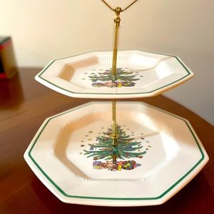 Vintage Nikki Christmastime 2-Tier Holiday Serveware